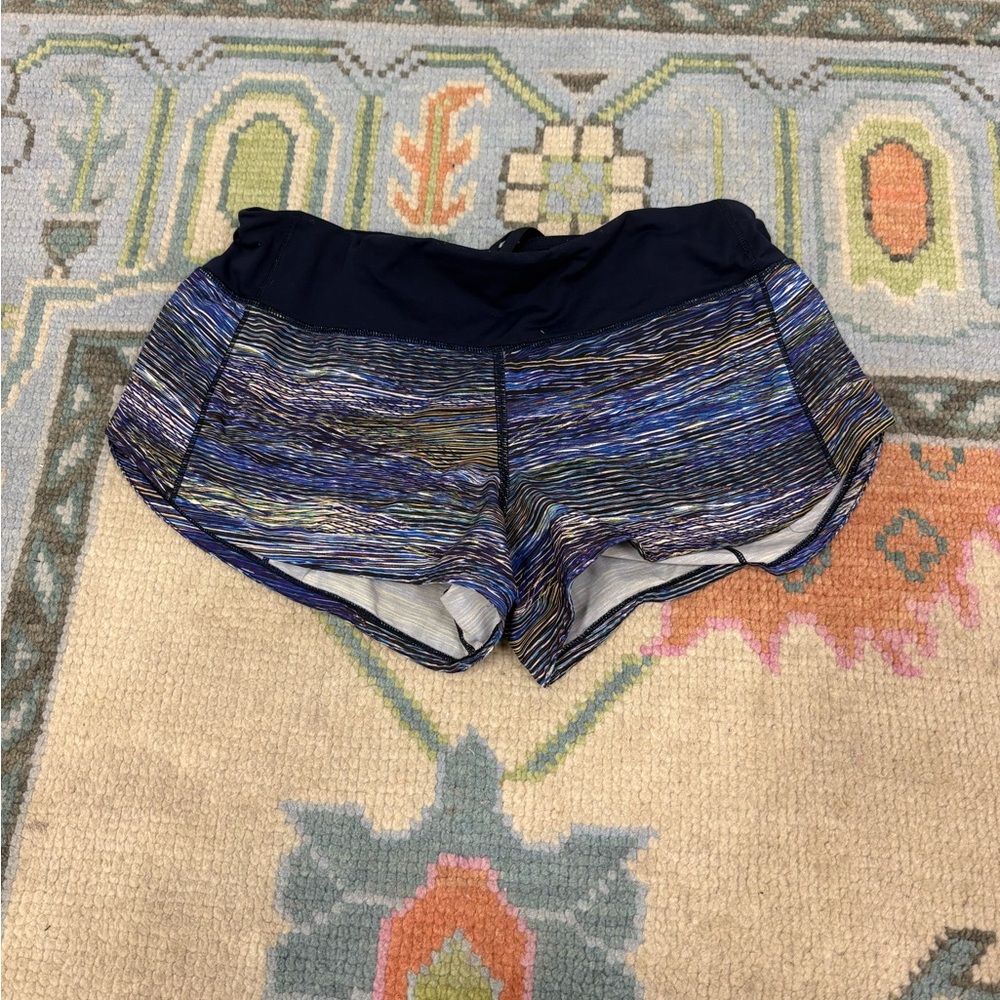 Lululemon 2.5” speed up short
